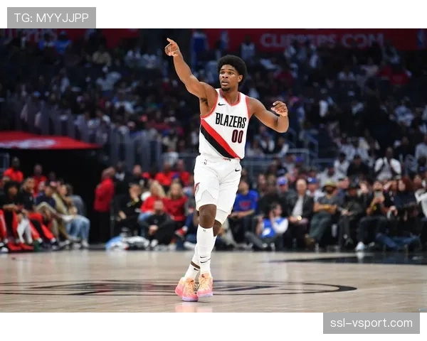 开拓者新秀后卫亨德森因脚踝扭伤，预计缺席两周