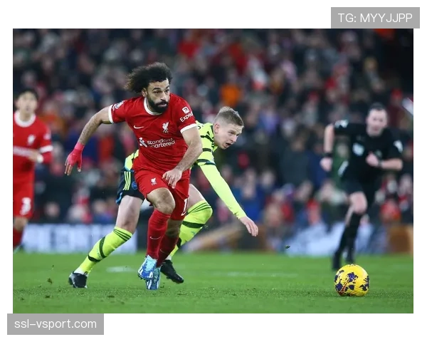 萨拉赫蹲在角旗区神情落寞,利物浦再次止步十六强 萨拉赫蹲在角旗区神情落寞,利物浦再次止步十六强